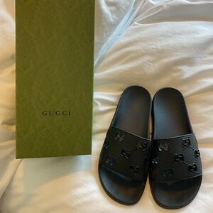 Gucci Women’s GG Rubber Slide Logo Sandal Size 41 / 10